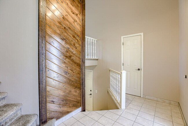 Building Photo - Must See 3 Bedroom Millard Home!!