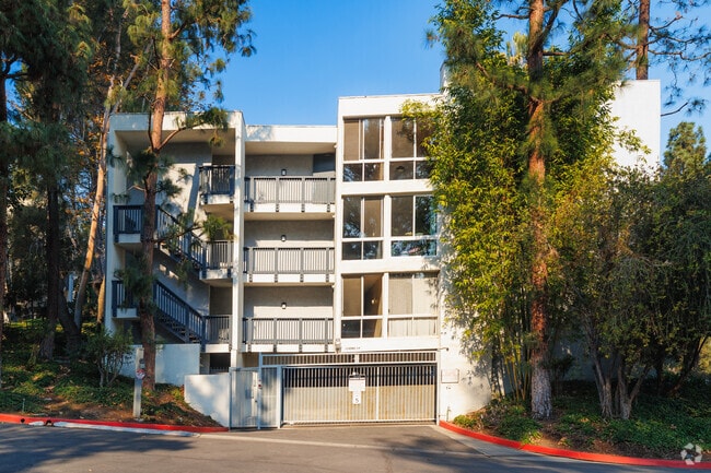 Building Photo - The Estates Condominium
