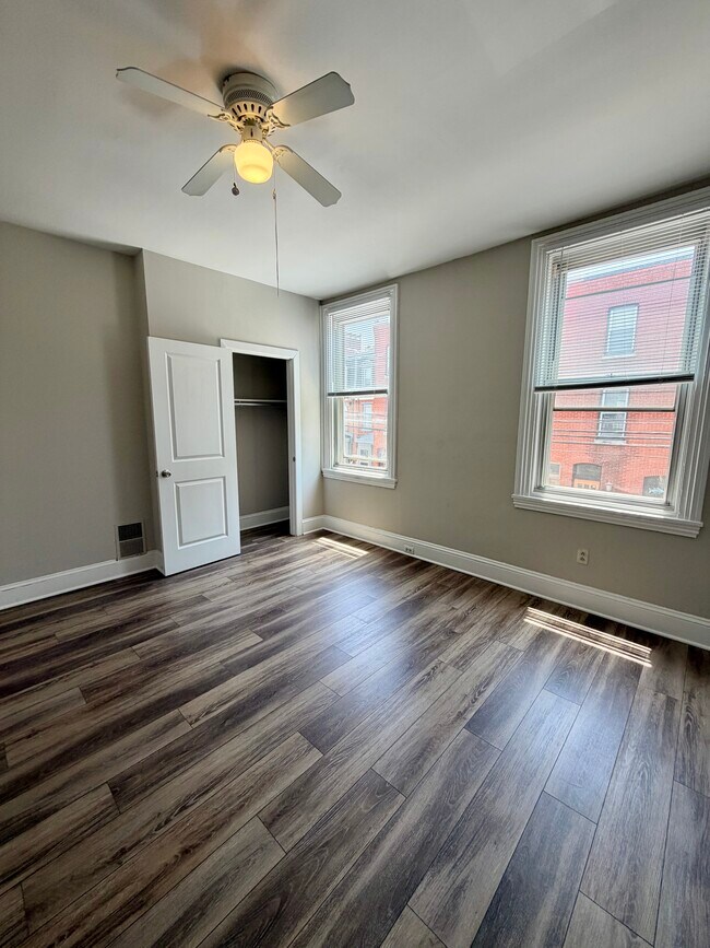 Building Photo - 4047 Sansom St