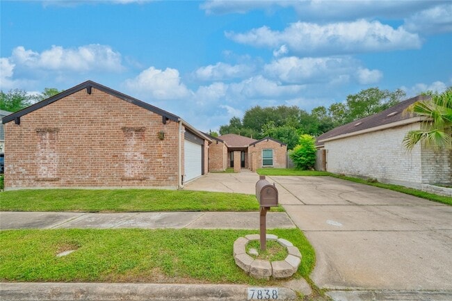 Photo - 7838 Vickijohn Dr House