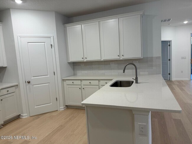 Foto del edificio - 624 Farmfield Dr