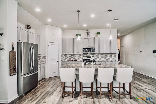 Foto del edificio - 688 Bridgestone Way