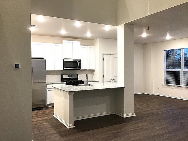 Building Photo - 2708 Geronimo Creek
