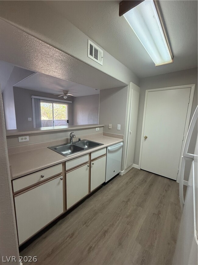 Building Photo - 2300 E Silverado Ranch Blvd