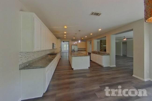 Building Photo - 7457 Mistydawn Dr