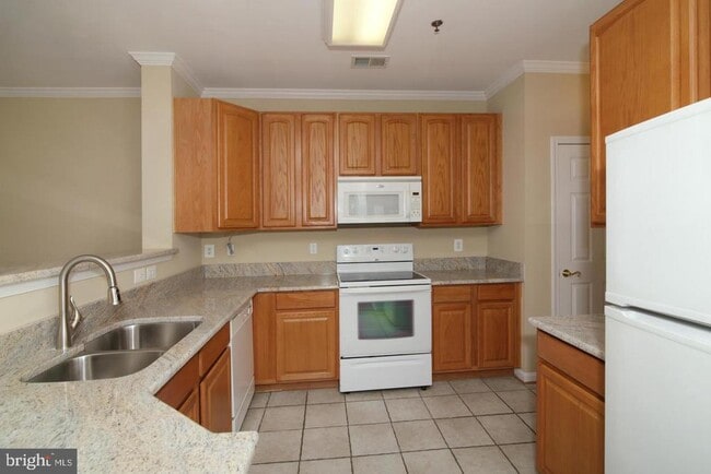 Building Photo - 7751 Milford Haven Dr