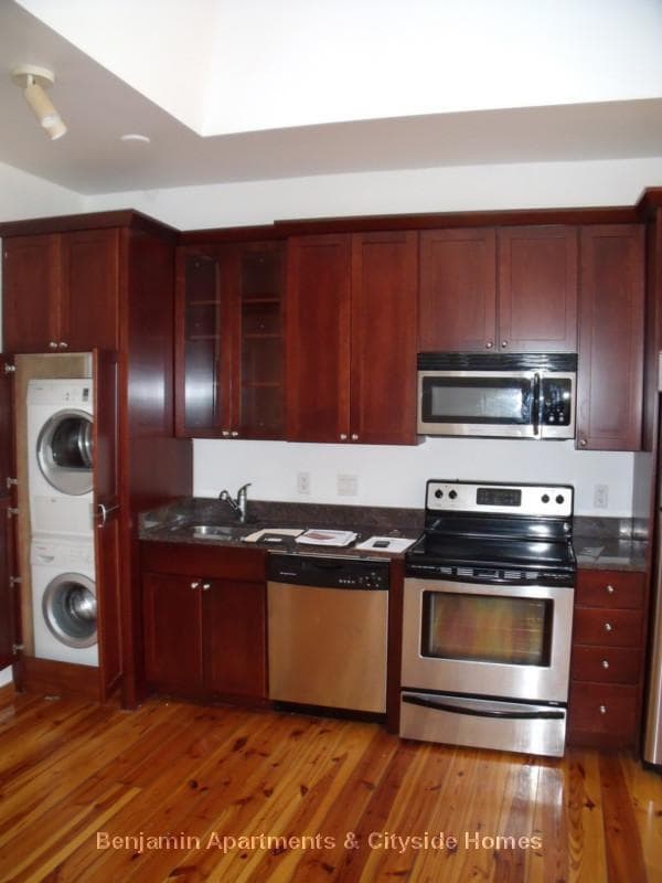 Building Photo - 600 Columbia Rd