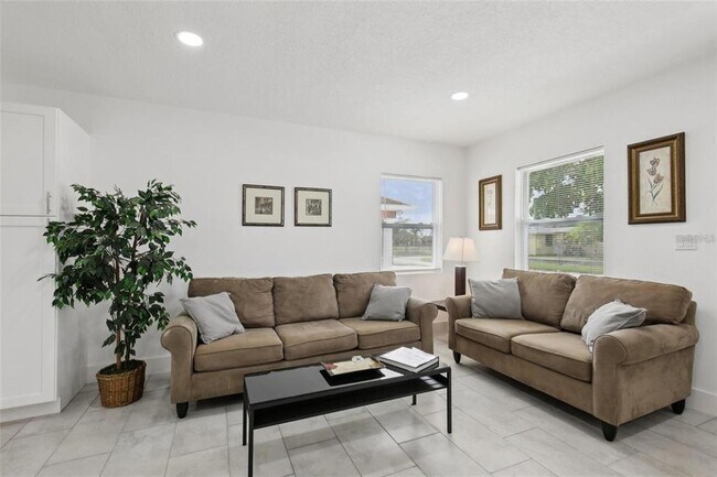 Foto del edificio - 3530 Goodrich Ave