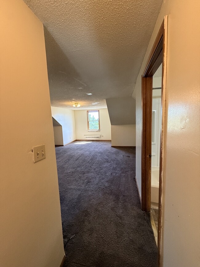 Building Photo - 319 1/2 N McDonel St