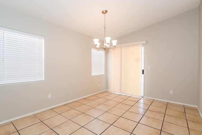 Foto del edificio - 5216 Backwoodsman Ave