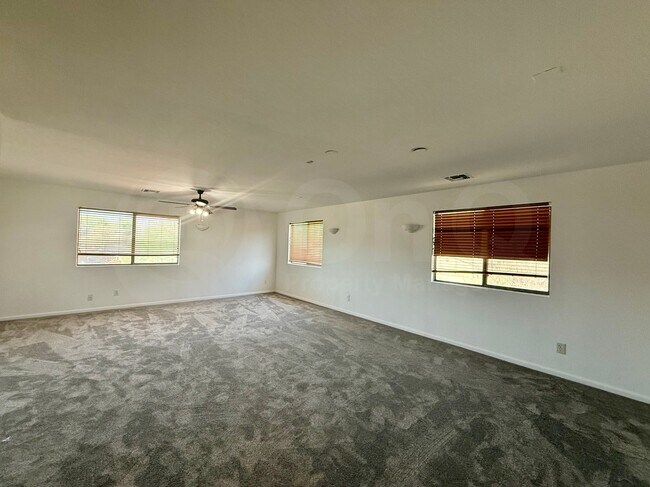 Building Photo - 435 W Harwell Rd.