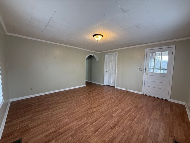 Building Photo - 3 Bedroom 1 Bathroom Home in Greeneville, TN