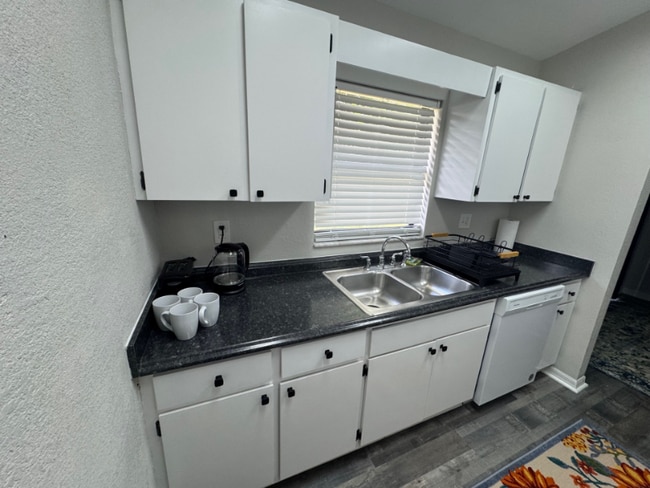 Foto del edificio - 1917 Wolford Rd