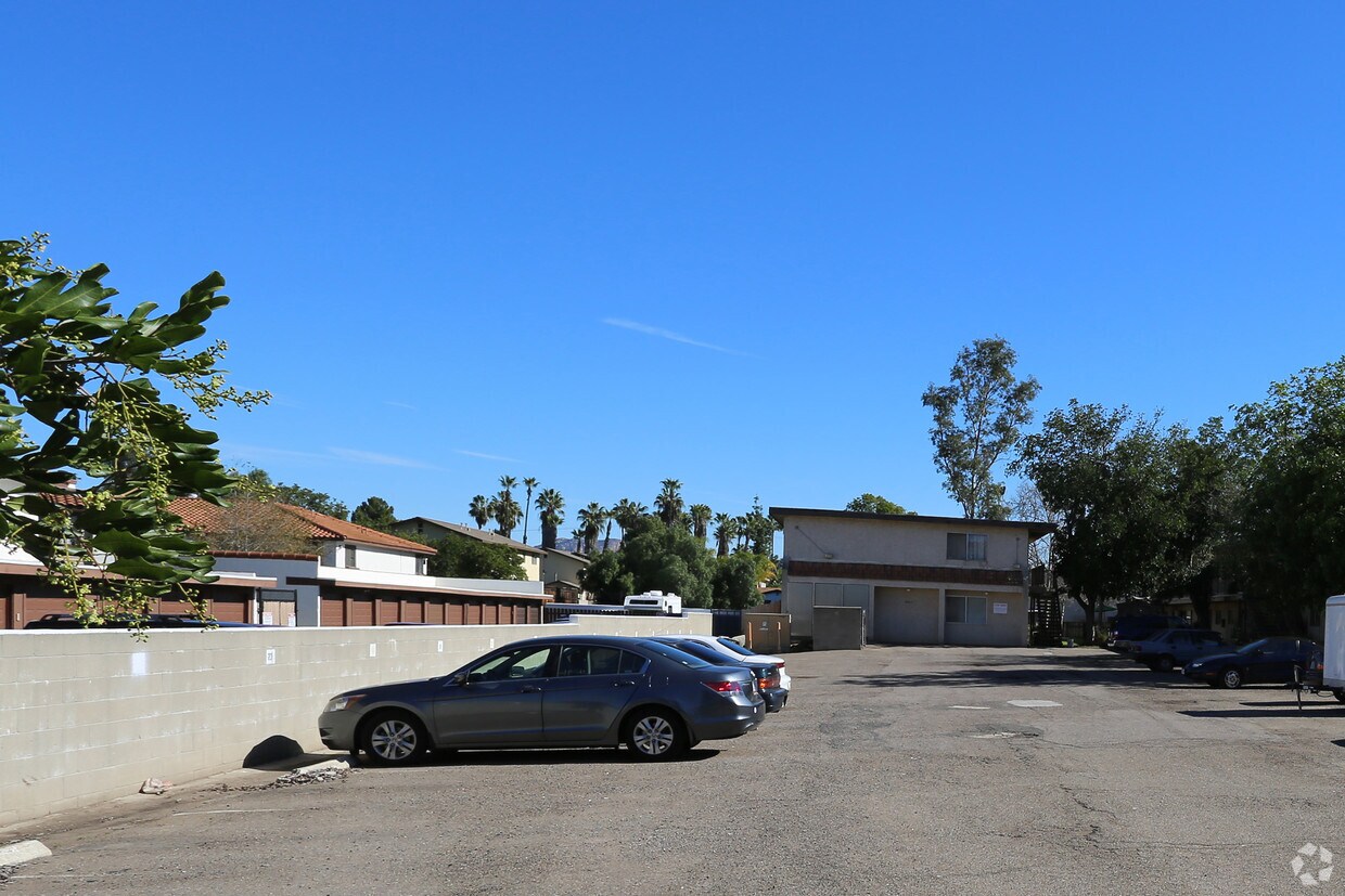 1043 S Sunshine, ¡alejado - 1043 S Sunshine Ave