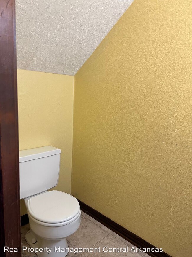 Building Photo - 2 br, 1.5 bath House - 602 1/2 W Scenic Dr.