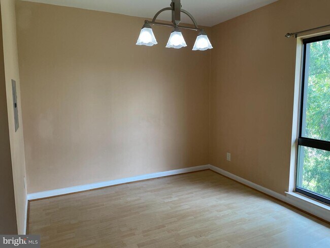 Building Photo - 6089 Majors Ln