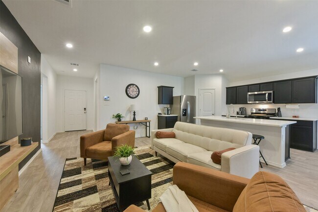 Foto del edificio - 14417 Gray Rocks Rd