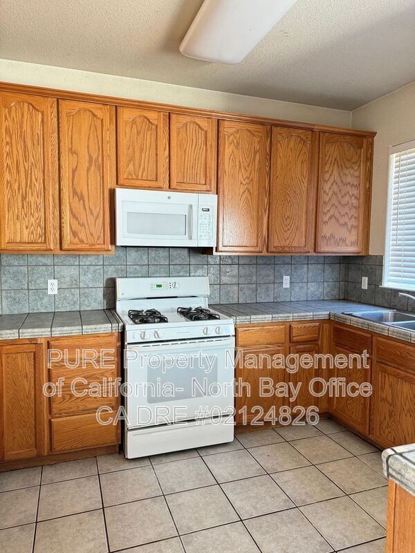 Building Photo - 448 Beltrami Dr