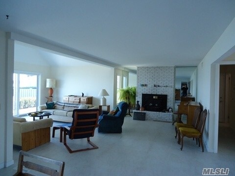 Foto del edificio - 290 Cleaves Point Rd