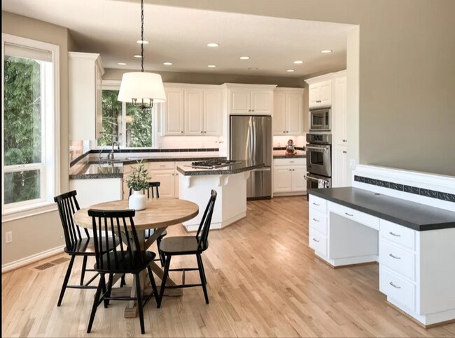 Building Photo - Wonderful 4 bed, 3 bath house with Eco friendly Solar Panels - Get Half Off Your First Month's Rent!