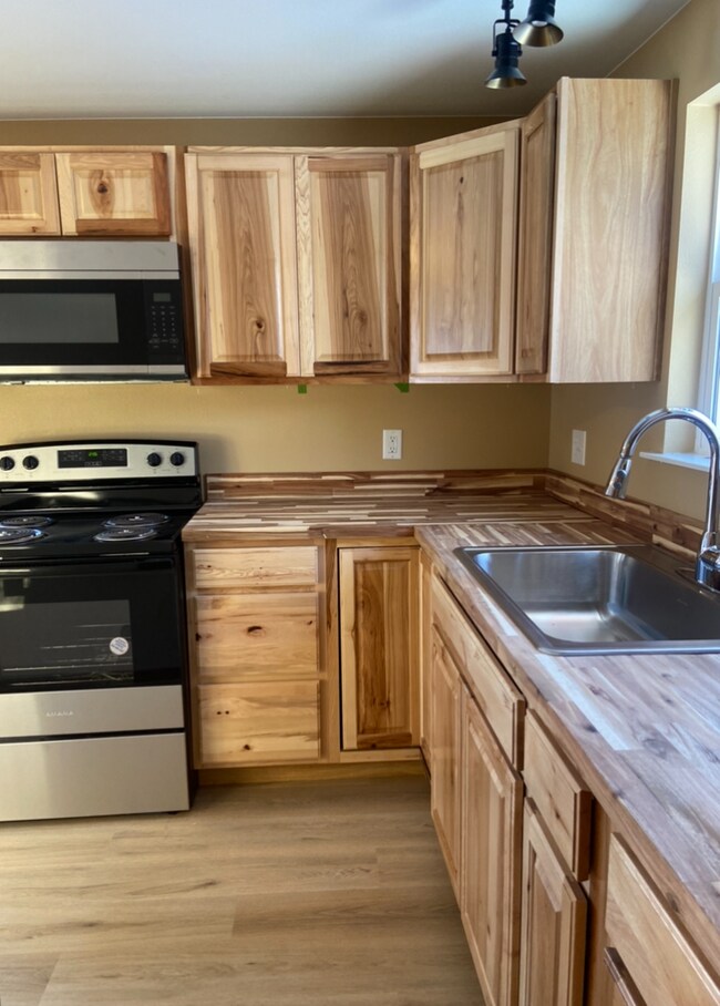 Foto del edificio - 5450 E Hemlock Dr