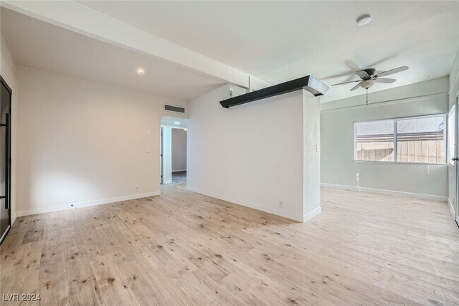 Foto del edificio - 1414 E Phillips Ave