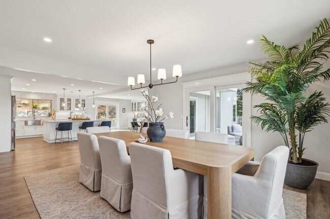 Foto del edificio - Large Single Family Home