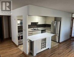 Photo du bâtiment - 549-549 Ridout St N