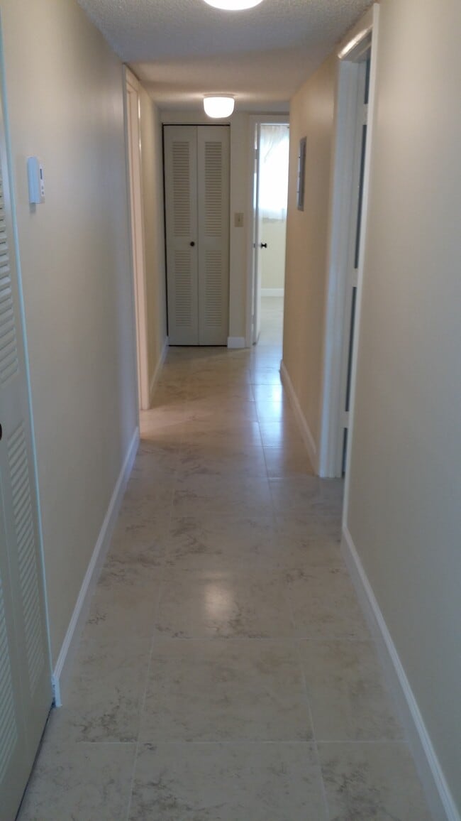 Foto del edificio - 4760 NW 102nd Ave