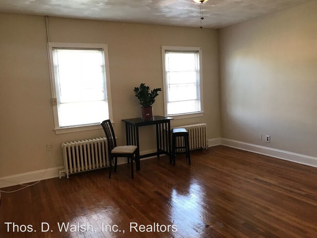 Building Photo - 4033 9th St NE