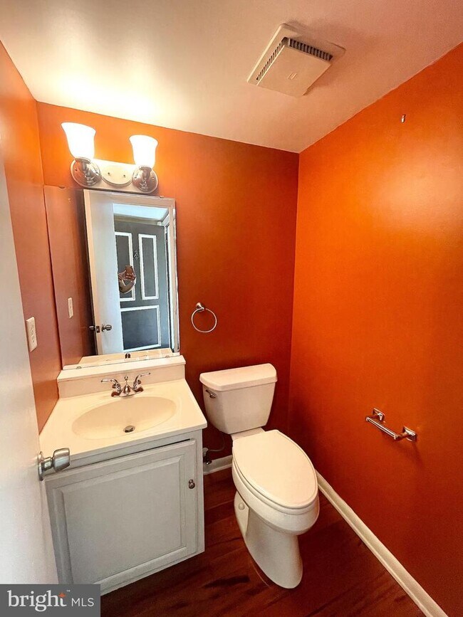 Foto del edificio - 8212 Canning Terrace