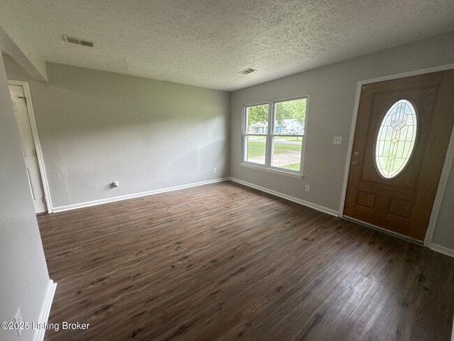 Building Photo - 9705 Turnpike View Dr