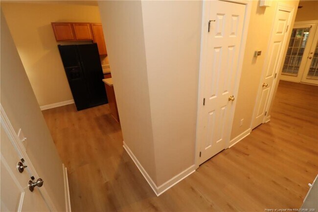 Foto del edificio - 2637 Broad Oaks Pl