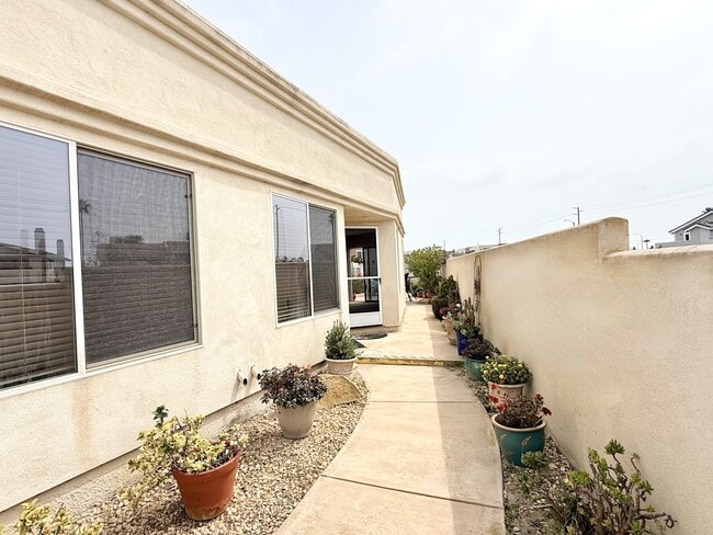 Building Photo - 4966 Dunes Cir