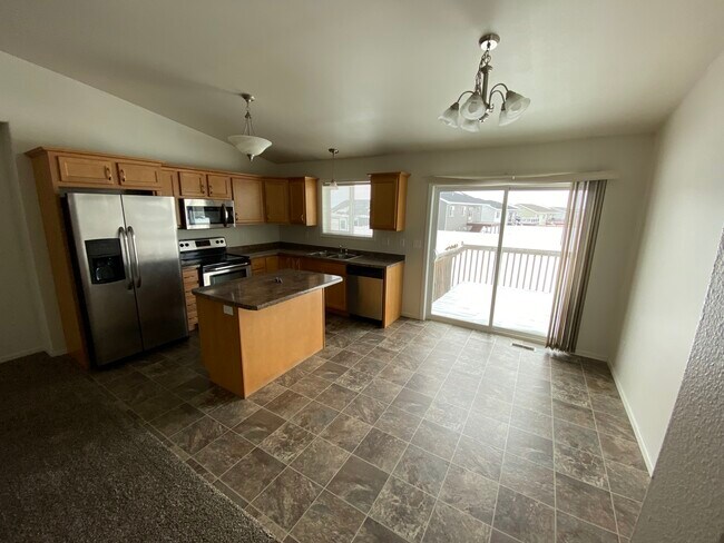 Kitchen - 70 Mulberry Loop NE