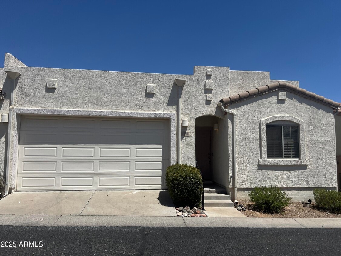 Primary Photo - 1770 Bluff Dr