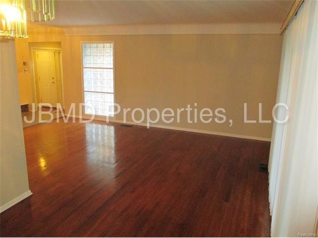 Building Photo - 14674 Lenore