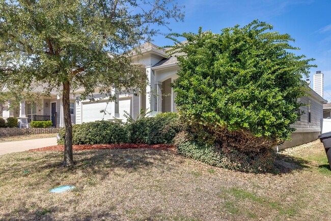 Building Photo - 5041 Holliday Dr