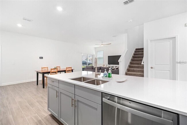 Foto del edificio - 9715 Introduction Wy