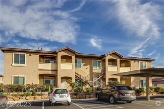 Building Photo - 2305 W Horizon Ridge Pkwy