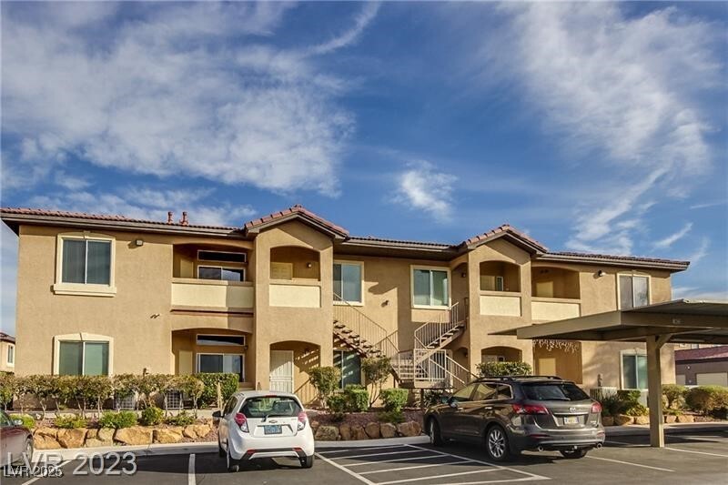 Foto principal - 2305 W Horizon Ridge Pkwy