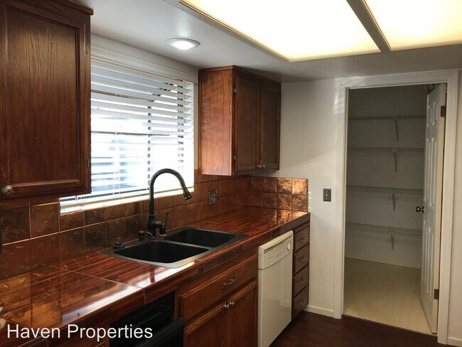 Building Photo - 3 br, 2 bath House - 1340 Los Olivos, Unit C