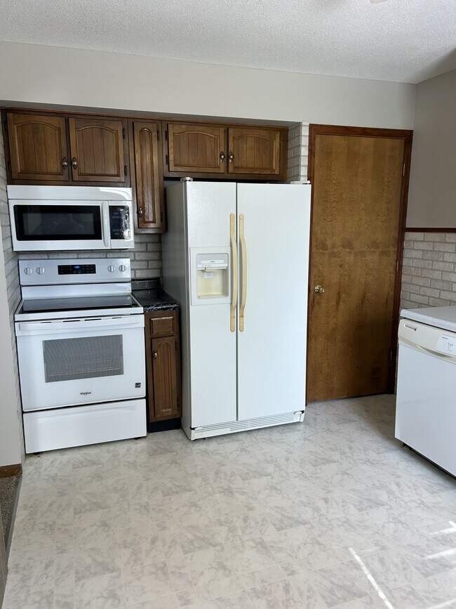 Foto del edificio - 2305 Maple Blvd