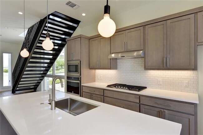 Foto del edificio - 3303 Cantwell Ln