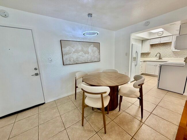 Dining Area - 21320 Brinson Ave