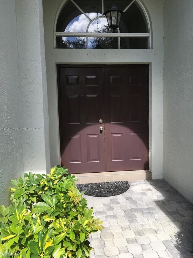 Foto del edificio - 3 br, 2.5 bath House - 16407 SW 1st Ct
