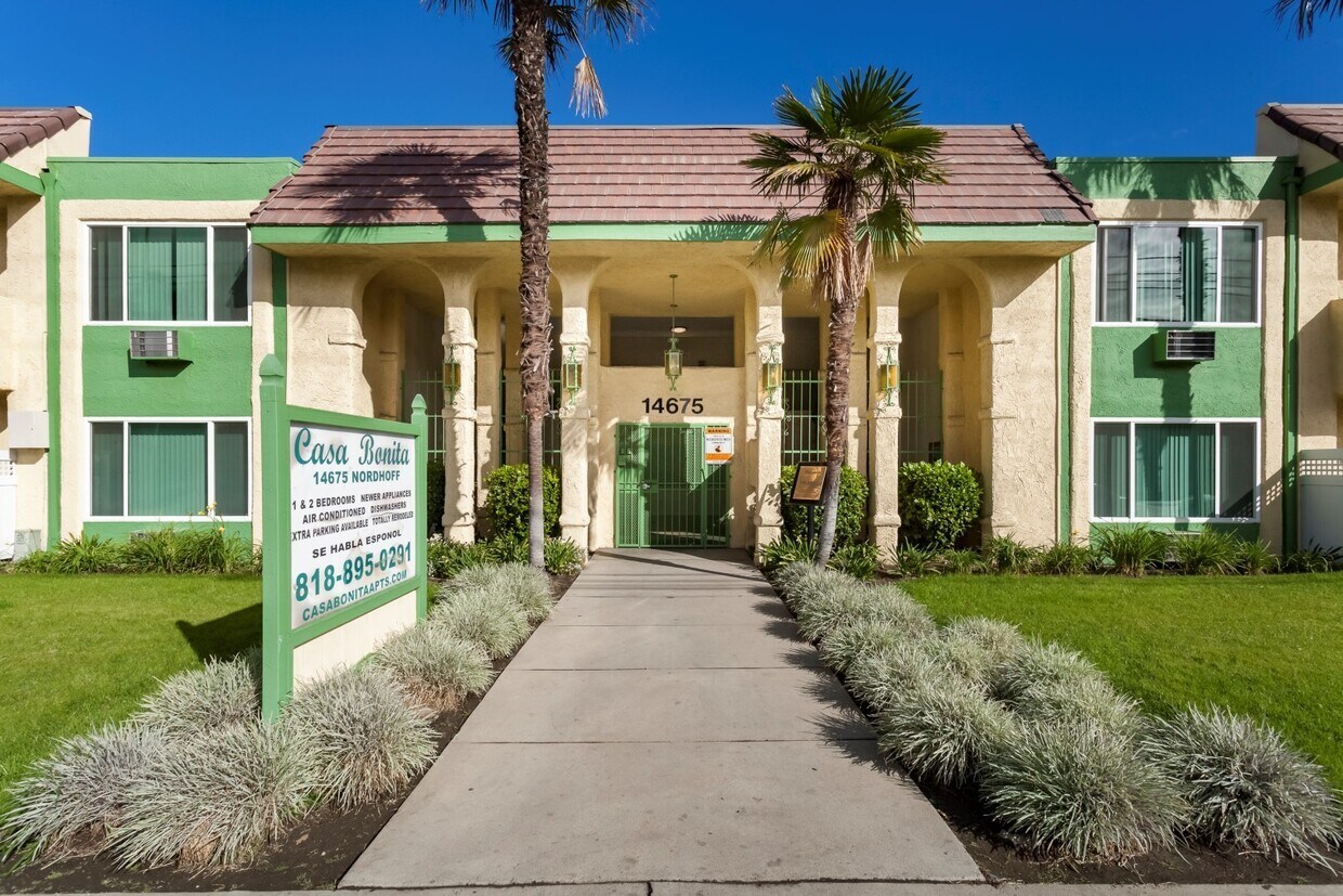 Foto principal - 14675 Nordhoff St