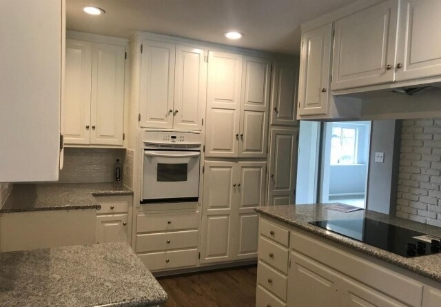 Building Photo - 1939 Meadowwood Ct