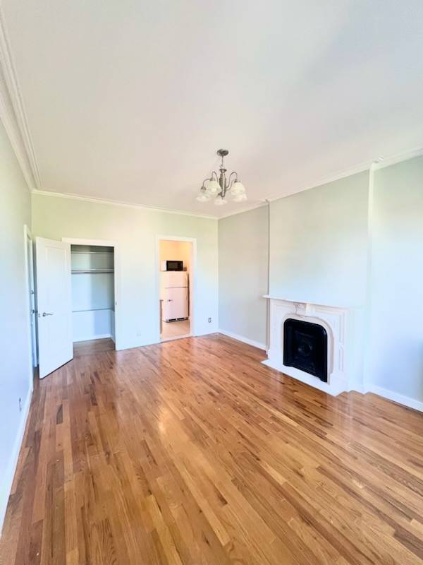 Foto del edificio - 379A Greene Ave