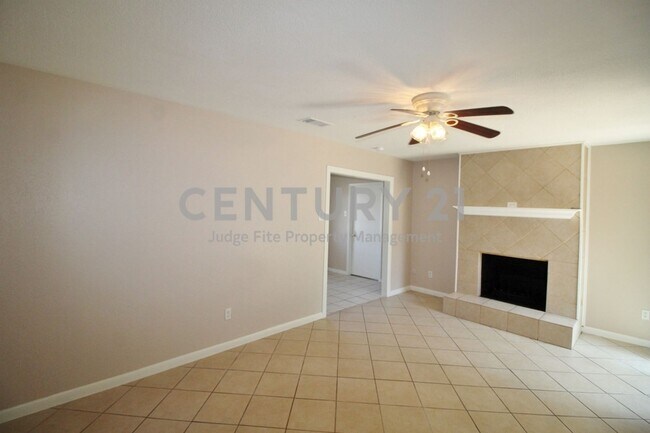 Building Photo - Updated 3/2/2 Situated on Corner Lot in La...